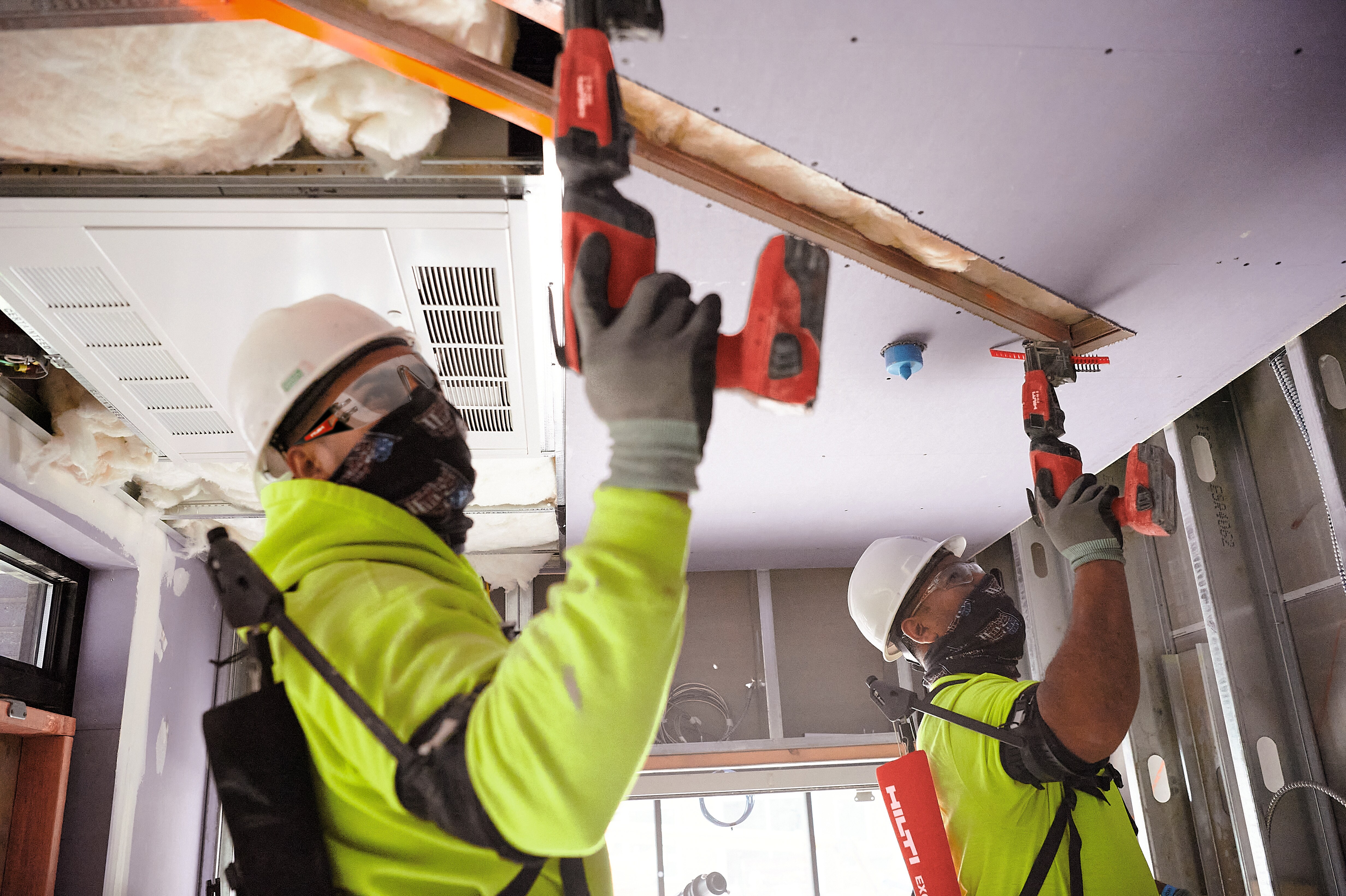 EXOO1 Overhead exoskeleton Overhead Exoskeleton Hilti Canada