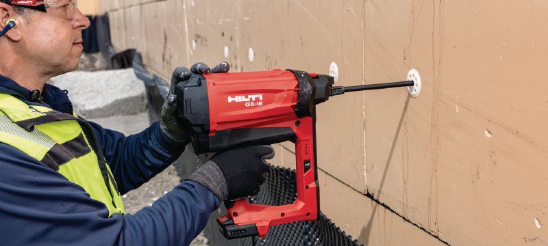 Cloueur d'isolation à gaz GX-IE XL Cloueur à gaz pour fixation d'isolant dans du béton léger, du béton dur et des goujons en acier formés à froid (épaisseur des panneaux isolants de 25 à 200 mm | 1 po à 7 7/8 po) Applications 1