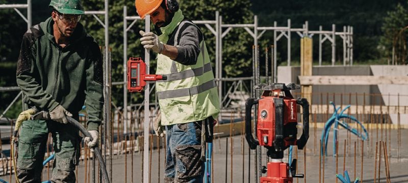 PR 40-22 Niveau laser rotatif à pente unique Niveau laser rotatif extérieur robuste avec fonctions automatiques pour le nivellement, l’alignement, l’inclinaison et l’équerrage sur de longues distances (plateforme de batteries Nuron) Applications 1