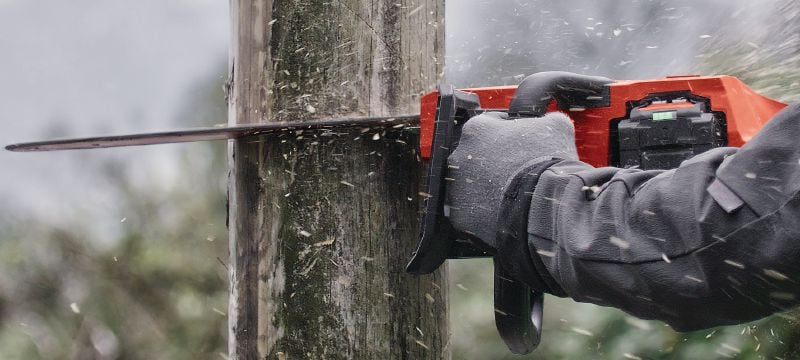 Scie à chaîne sans fil SCN 60-22 Tronçonneuse à batterie 16 po | 40 cm pour les travaux de démolition de bois et la coupe de poutres en bois, de CLT et de bois d’œuvre (batterie Nuron) Applications 1