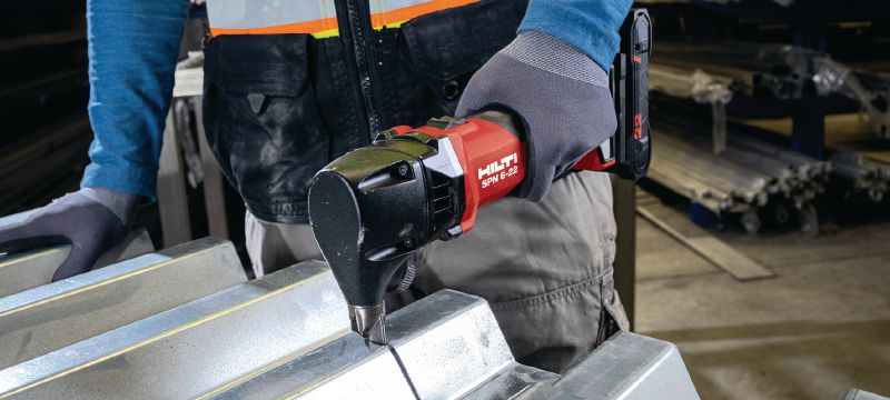 SPN 6-22 RN Cordless nibbler High-capacity cordless nibbler for cutting metal profiles with more speed and minimal distortion (Nuron battery platform) Applications 1