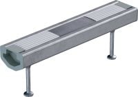 Rail d'ancrage HAC-V standard Rails d'ancrage préscellés avec une capacité de charge améliorée et de multiples profondeurs d’implantation, pour une fixation économique des façades-rideaux