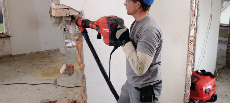 TE 700-AVR SDS-Max demolition hammer Powerful SDS Max (TE-Y) demolition hammer for heavy-duty chiseling in concrete and masonry, with Active Vibration Reduction (AVR) Applications 1