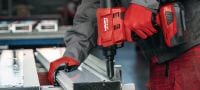 Riveteuse sans fil RT 6-A22 Riveteuse 22 V sans fil alimentée par des batteries Li-ion pour les travaux d’installation et la production industrielle. Accepte des rivets jusqu’à 4,8 mm de diamètre (jusqu'à 5,0 mm dans le cas de rivets en aluminium) Applications 5