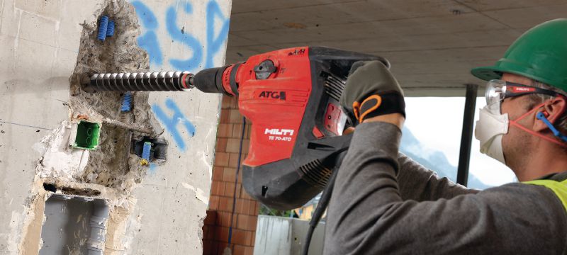 TE 70-ATC/AVR Rotary hammer Very powerful SDS Max (TE-Y) rotary hammer for heavy-duty concrete drilling and chiseling, with Active Torque Control (ATC) and Active Vibration Reduction (AVR) Applications 1