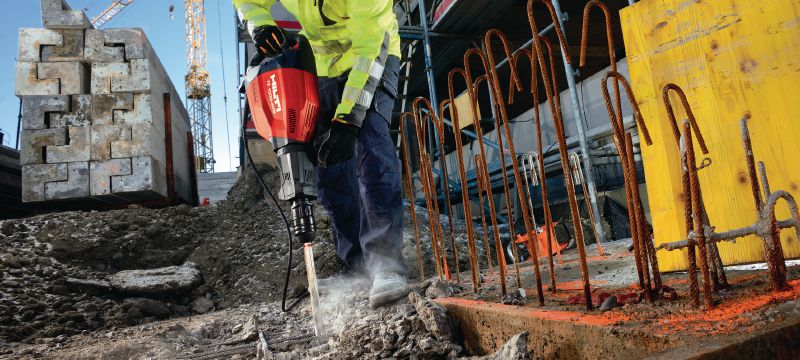 Burineur de béton TE 1000-AVR Burineur polyvalent pour la démolition ou le burinage de planchers et les applications occasionnelles dans les murs (avec cordon d’alimentation universel) Applications 1