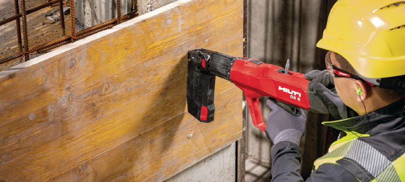 DX 6 MX Powder-actuated nailer with magazine Fully automatic powder-actuated nailer with magazine for fastening collated nails Applications 1