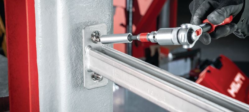 Saillies filetées (acier inoxydable) Étrier fileté mâle-femelle en acier inoxydable pour fixation à des poutres en acier revêtues de protection passive contre le feu (PFP) Applications 1