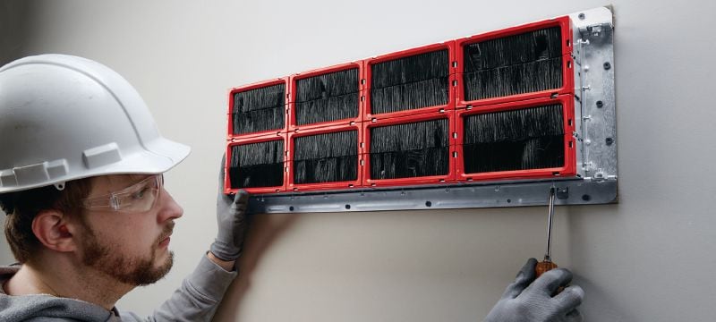Plaque réglable CFS-MSL GPA Plaque réglable en toute simplicité pour satisfaire à différentes exigences de capacité en vue de futurs ajouts de câbles Applications 1