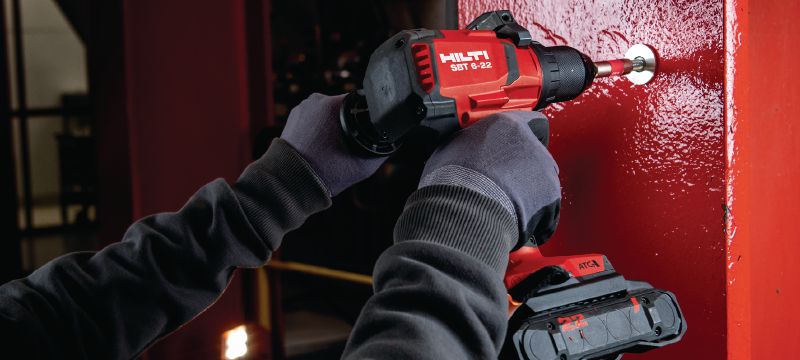 Goujon fileté S-BT-EF HC HL pour connecteur électrique Goujon fileté à vis (acier au carbone, filetage métrique) pour les connexions électriques sur l’acier dans les environnements faiblement corrosifs, section max. recommandée du câble connecté : 120 mm²/AWG 4.0 Applications 1