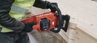 Scie à chaîne sans fil SCN 60-22 Tronçonneuse à batterie 16 po | 40 cm pour les travaux de démolition de bois et la coupe de poutres en bois, de CLT et de bois d’œuvre (batterie Nuron) Applications 3