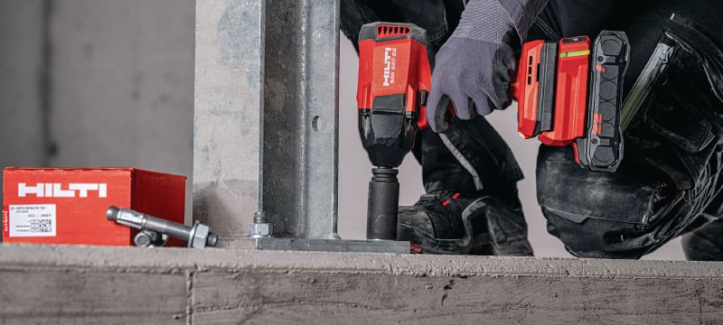 Boulonneuse à choc à couple moyen SIW 6AT-22 Boulonneuse à choc de 22 V avec carré à anneau de friction de 1/2 po robuste, pour un chevillage et un boulonnage plus rapides et plus sûrs Applications 1