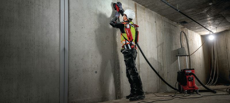Exosquelette d'épaules large EXO-S Exosquelette pour les métiers de la construction. A porter pour soulager la fatigue des épaules et du cou lors des applications au-dessus du niveau des épaules, pour des circonférences de bicep supérieures à 40 cm (16”). Applications 1