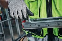 Ensemble de verrouillage de rail MW-LP CL avec câble métallique à boucle terminale Câble métallique avec boucle terminale et verrouillage de rail réglable pour la suspension d'entretoises en trapèze sur des éléments de construction appropriés, comme les poutres d'acier Applications 1