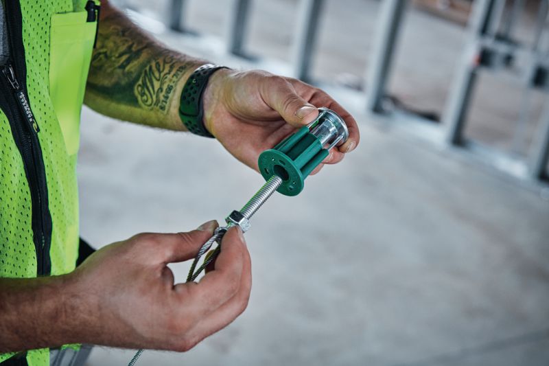 Ensemble de verrouillage de câbles MW-EB L avec câble métallique à embout de cheville à anneau Câble métallique avec cheville à anneau filetée prémontée et verrou réglable pour suspendre des luminaires dans le béton et l'acier Applications 1