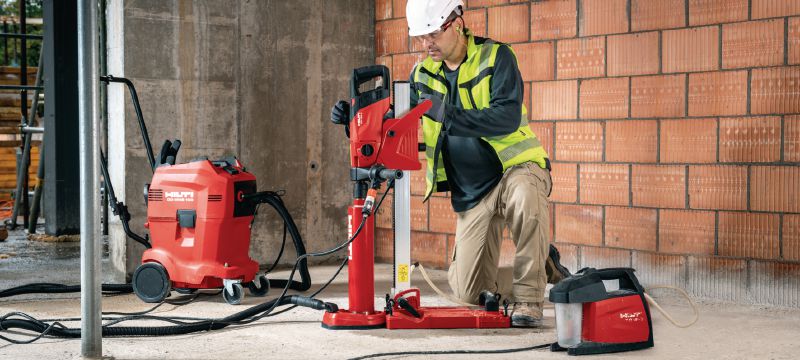 Carotteur DD 150-U Carotteuse diamant compacte et légère pour carottage à la main ou sur colonne, avec un diamètre compris entre 8 et 162 mm (5/16 et 6-3/8) Applications 1