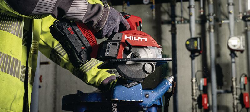 SC 4MR-22 Cordless circular saw Cordless circular saw with minimized weight and size for overhead cuts up to 51 mm│2” depth (Nuron battery platform) Applications 1