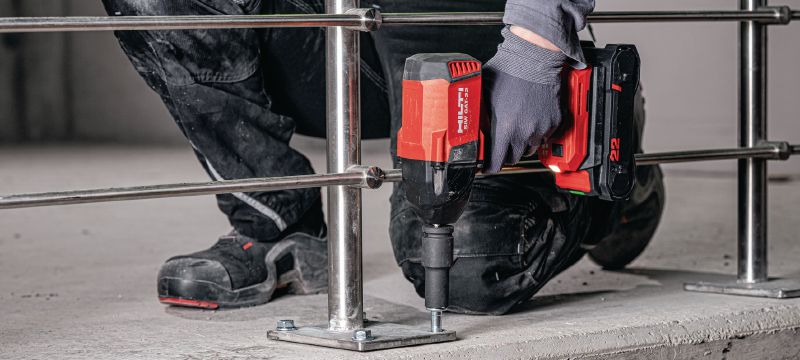 SIW 6AT-22 Mid-Torque impact wrench Power-class 22V impact wrench with robust 1/2 friction ring anvil for faster and safer anchoring and bolting Applications 1