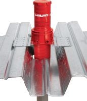 Adaptateur de plate-forme métallique CP 680 (dispositif coulé) Accessoire pour simplifier l'utilisation des dispositifs coulés dans les panneaux métalliques et ondulés Applications 2