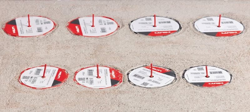 Dispositifs coupe-feu coulés CFS-CID MD M pour tablier métallique Solution d’emplâtre coupe-feu coulés en une étape pour les pénétrations de tuyaux dans les dalles de tablier en métal ondulé Applications 1
