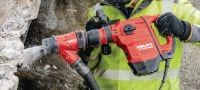 TE 500-AVR SDS Max demolition hammer Versatile SDS Max (TE-Y) demolition hammer for light-duty chiseling in concrete and masonry, with Active Vibration Reduction (AVR) Applications 2