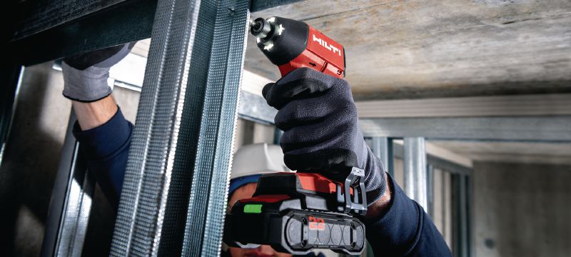 SID 4-22 Cordless impact driver Compact brushless impact driver optimized for more reliable and efficient non-structural fastening in wood and metal (Nuron battery platform) Applications 1